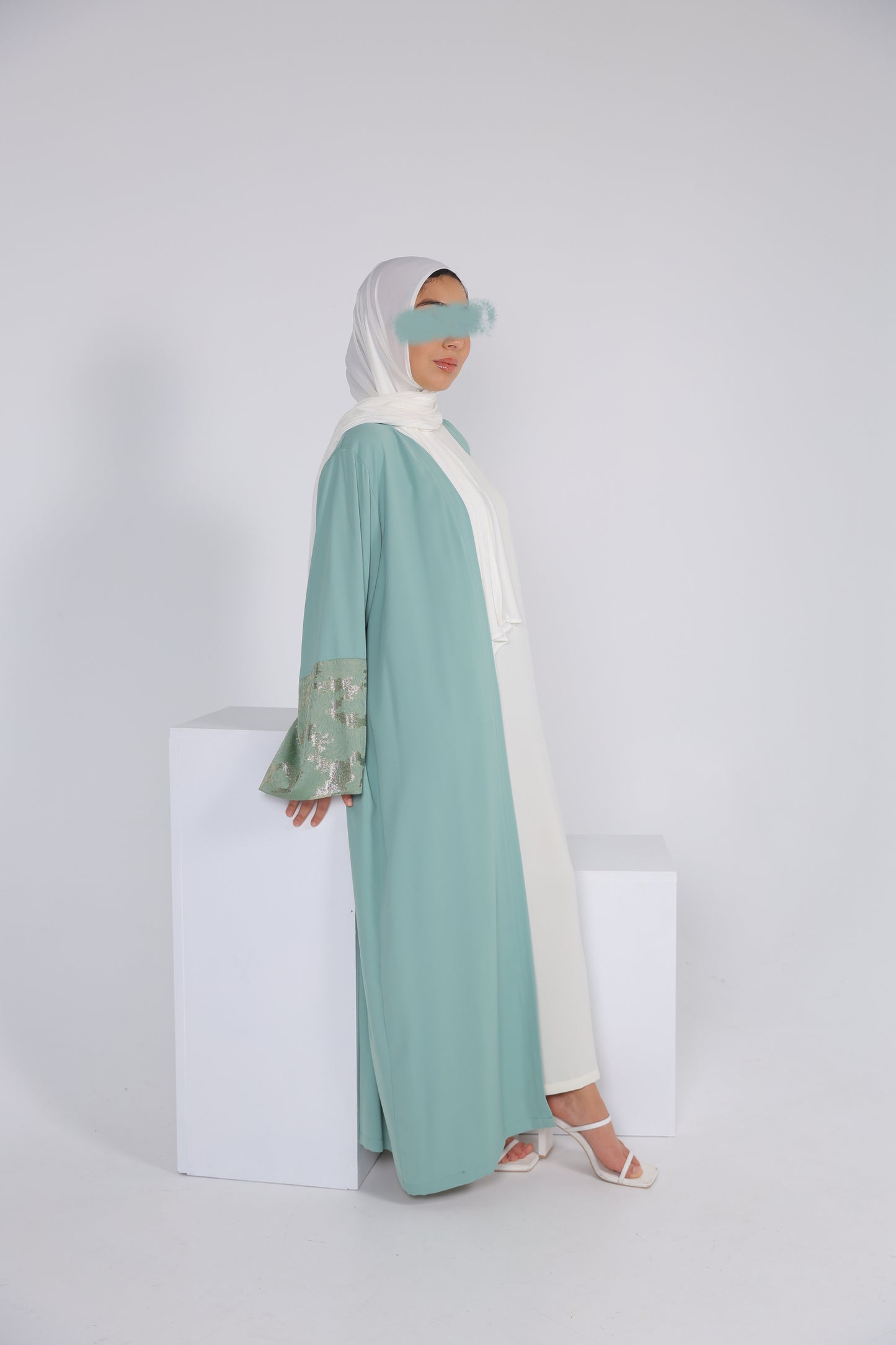 ABAYA KOLTHOUM (BLUE)