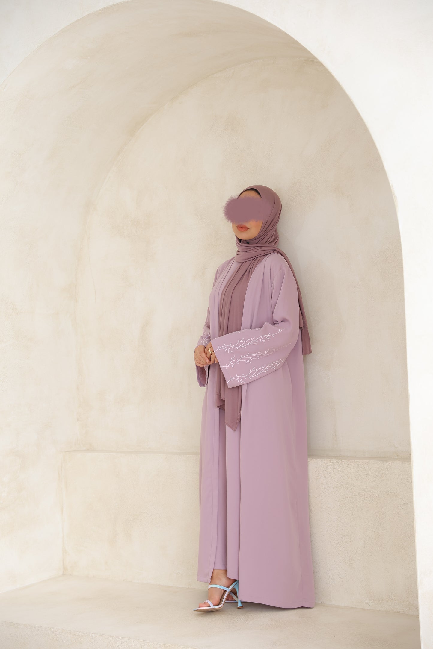 ABAYASET NISREEN (LILA)