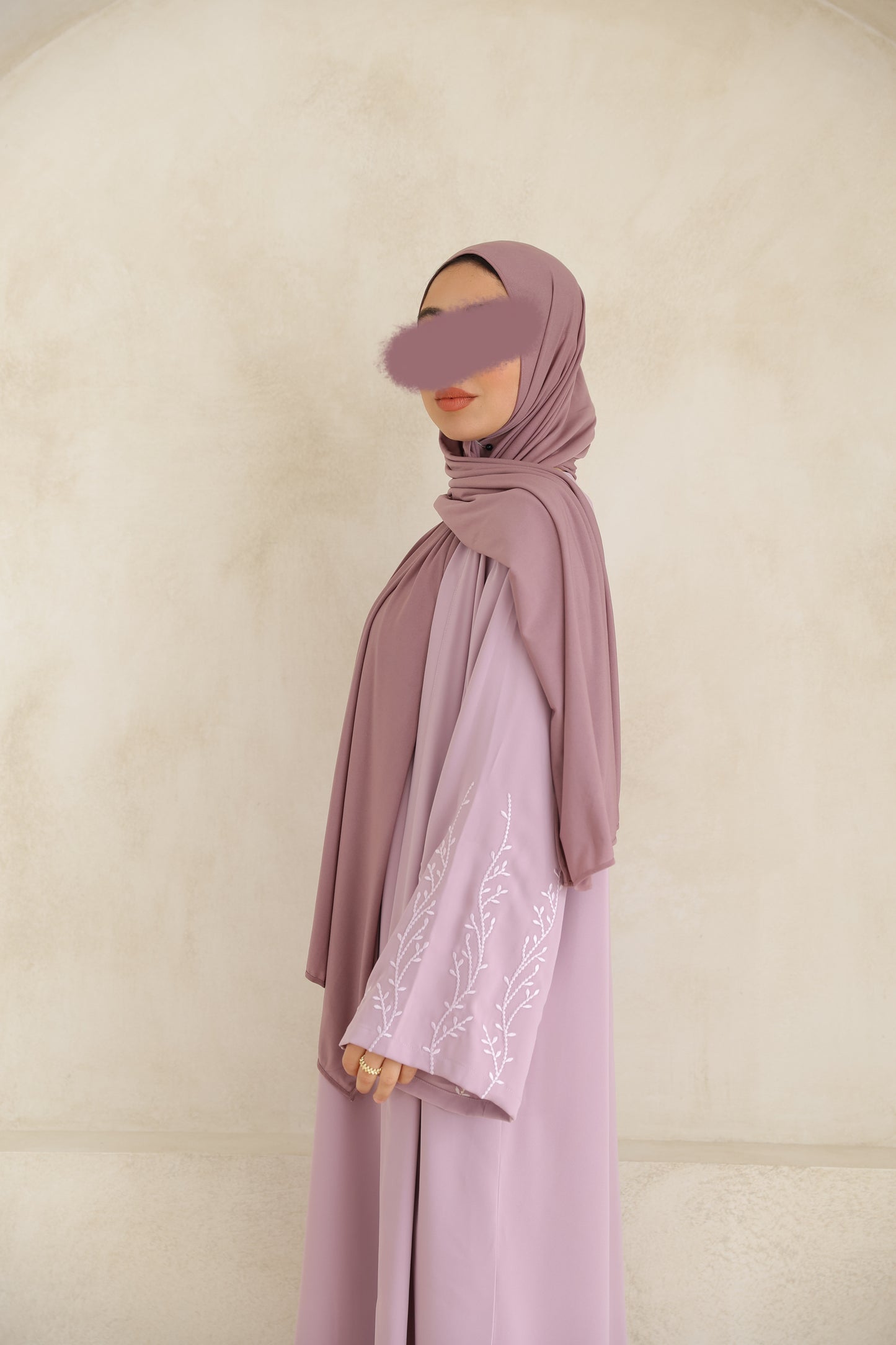 ABAYASET NISREEN (LILA)