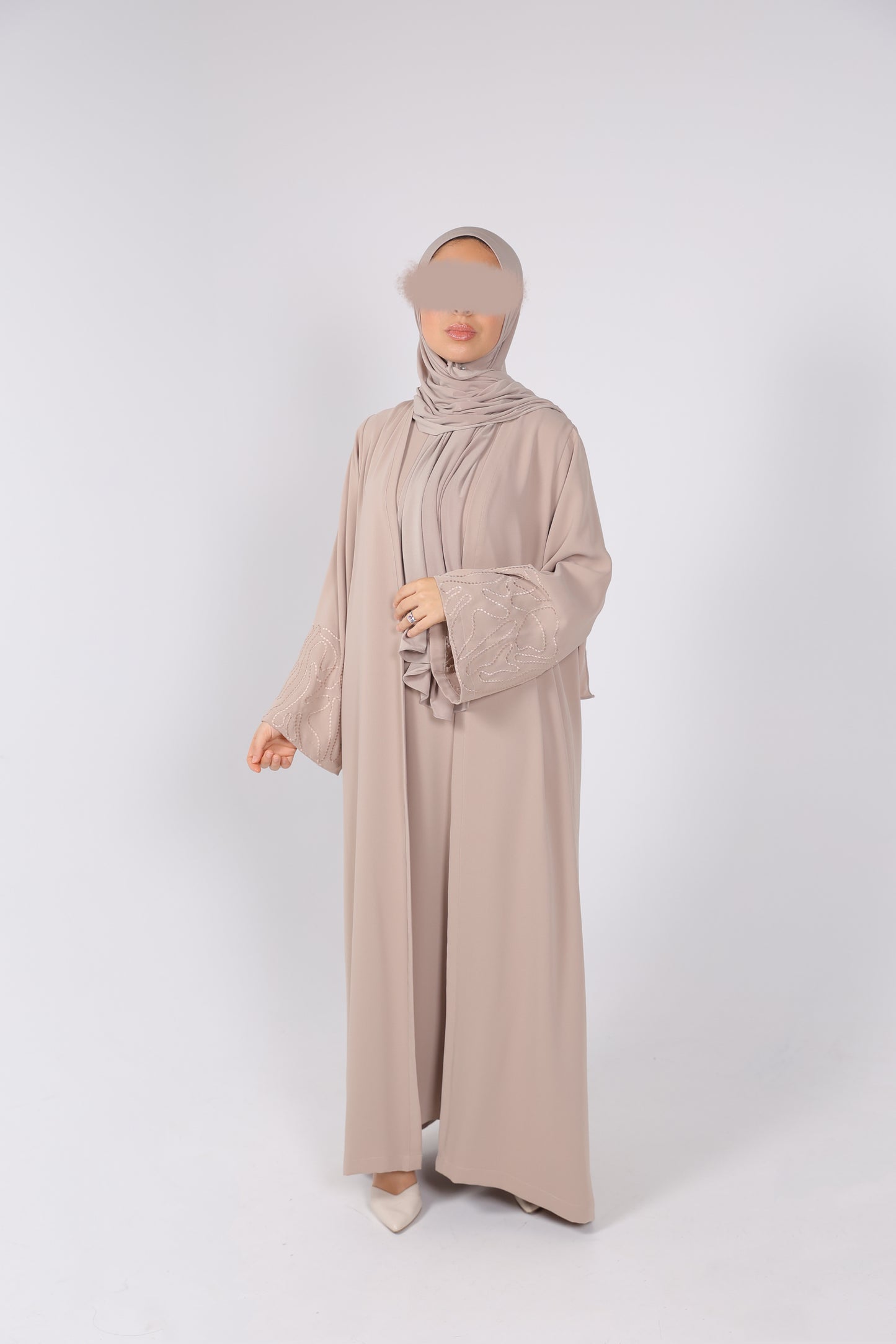 ABAYASET NASREEN (NUDE)