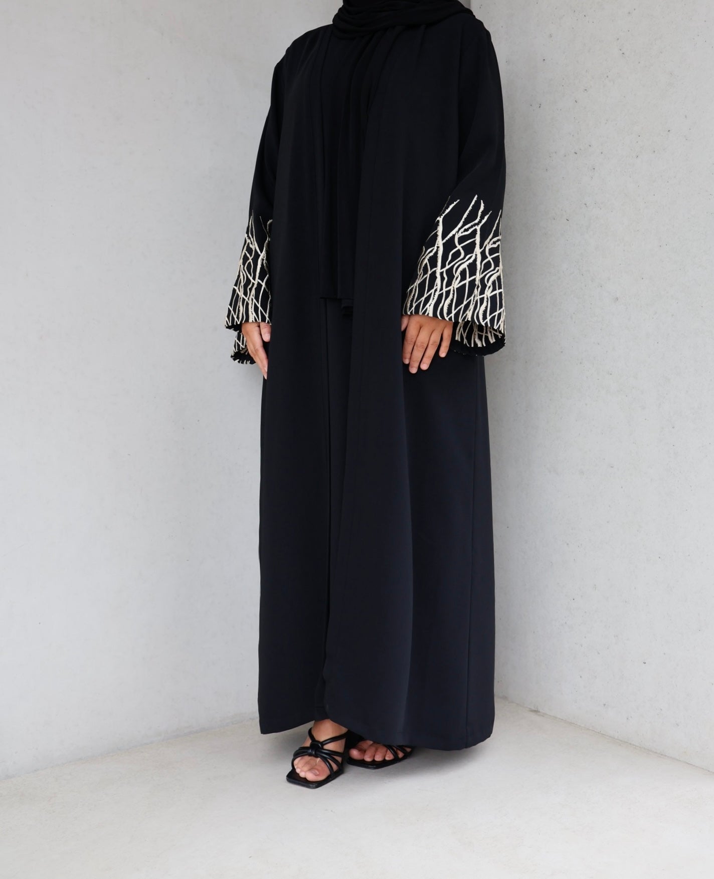 ABAYA ZAREENA (BLACK)