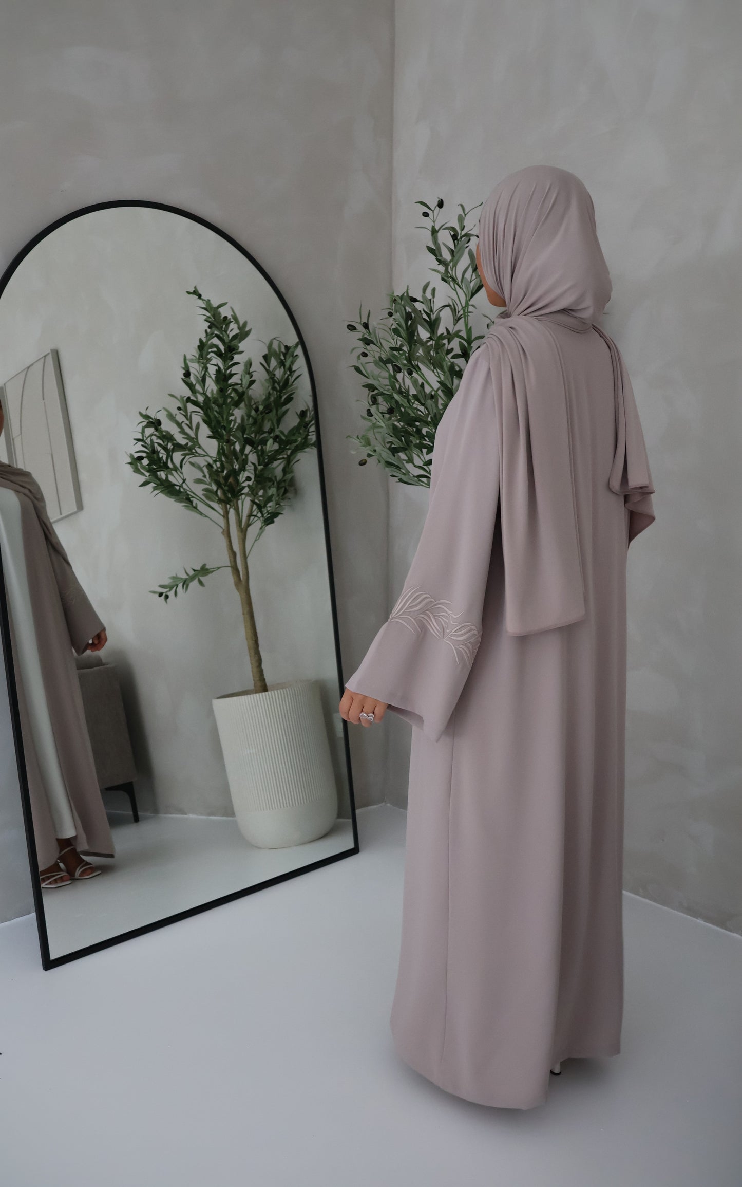 ABAYA SAKEENA (NUDEPINK)