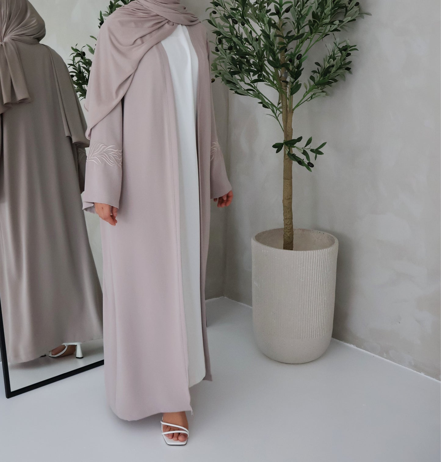 ABAYA SAKEENA (NUDEPINK)