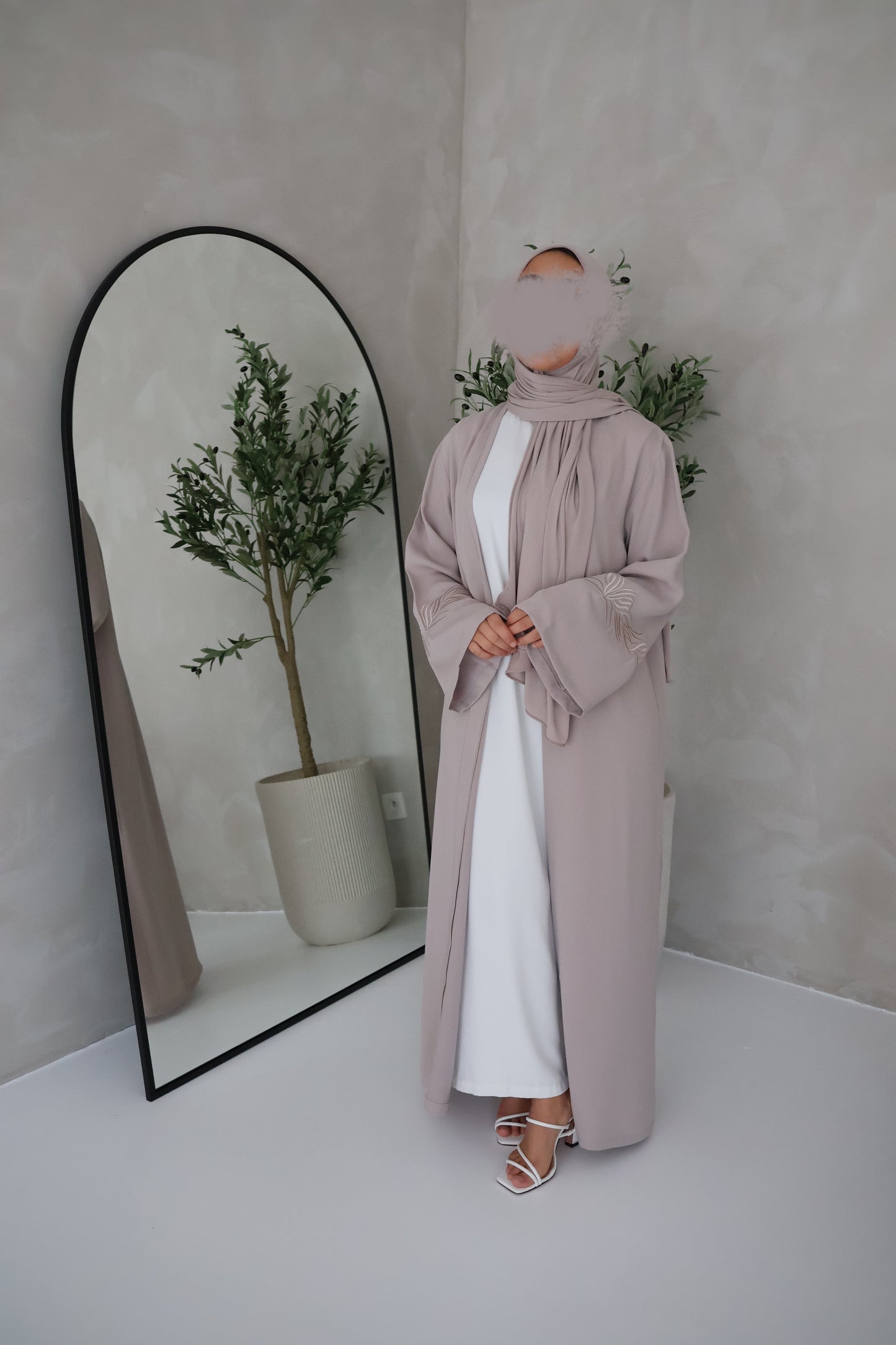 ABAYA SAKEENA (NUDEPINK)